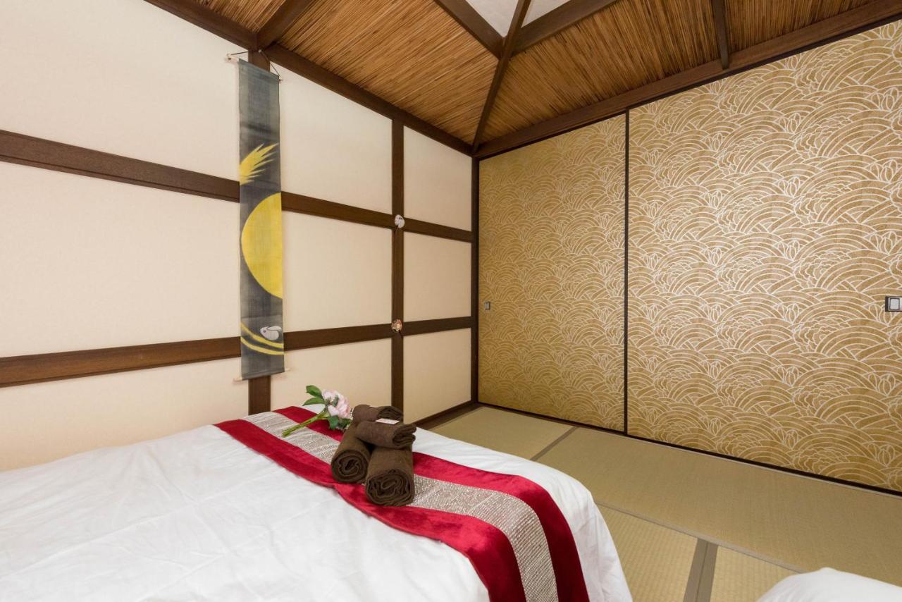 The Bamboo Moon Palace / Shin-Osaka Buitenkant foto